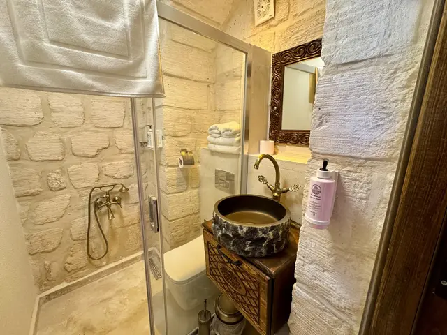 Una veduta della camera Ahuşen